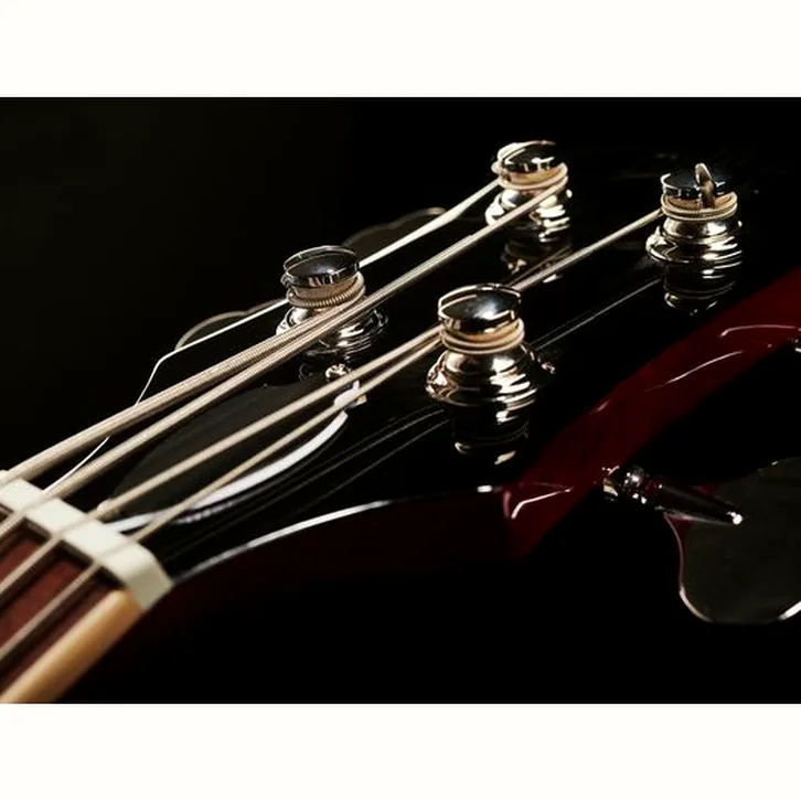 Guild Starfire I Bass Cherry Red, test av basgitarr
