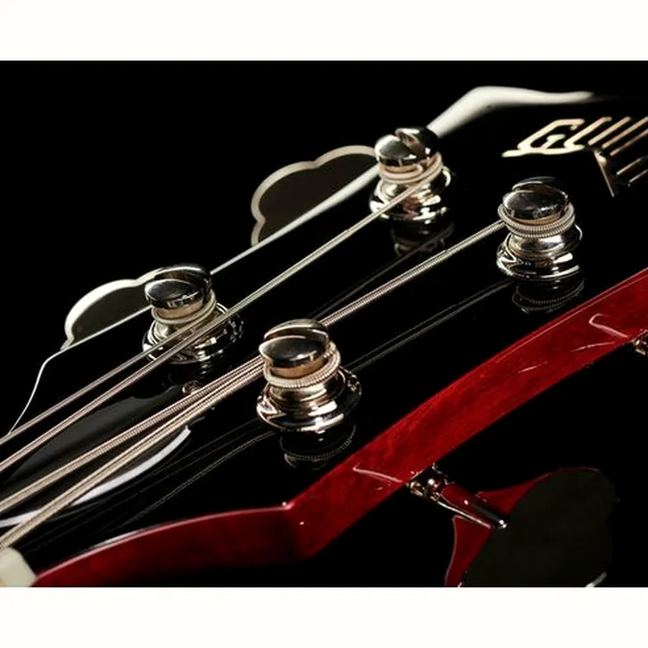 Guild Starfire I Bass LH Cherry Red: test och recension av basgitarren