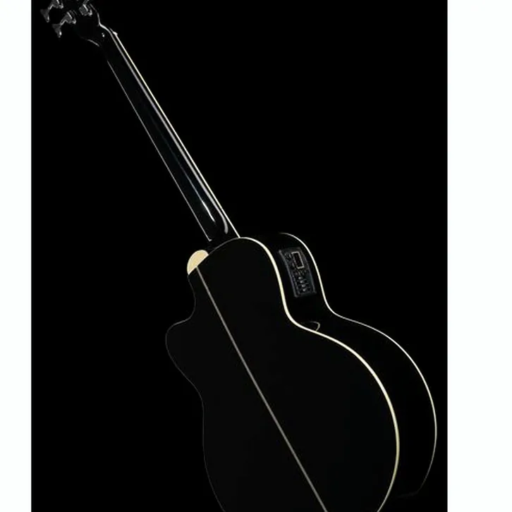 Recension av Harley Benton B-35BK-FL Acoustic Bass Bundle: våra intryck efter att ha spelat