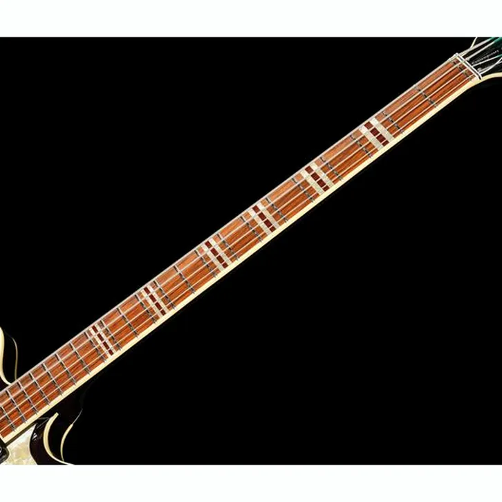 Höfner Verythin Bass HCT-500-7 BK test och teknisk analys